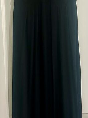 Jennifer Lopez Black Maxi dress Flowing Silhouette